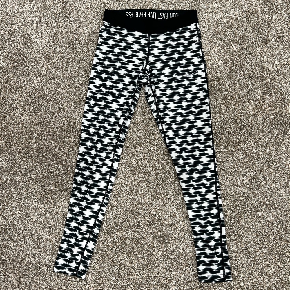 Nike Dri-Fit Leggings Size Small Black and White Print